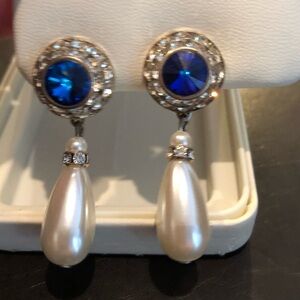 Runway vintage 1980s earrings: dangle clip on earrings blue crystal pearl